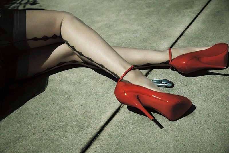 dita-von-teese-look_6-red_shoes.jpg